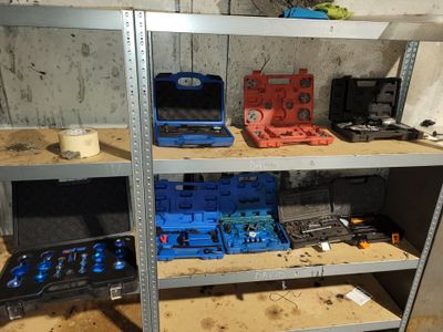 Ensemble de mallettes d'outillage dont calage distribution, … - Photo 1