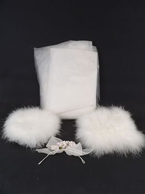 Ensemble de mariée comprenant un chapeau, une brassière en d…