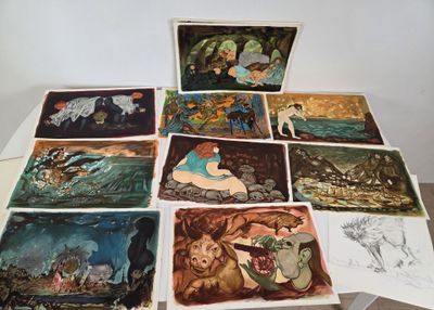 de nombreux tableaux posés sur la table, sur lesquels figurent des images