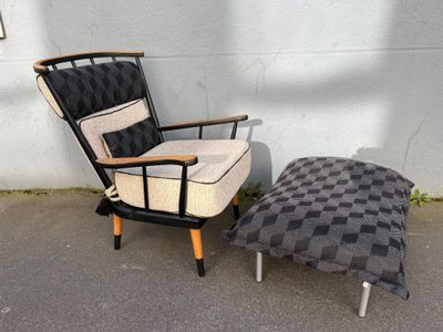 BAUMANN, (dans le goût de). Fauteuil en hêtre, le dossier à …