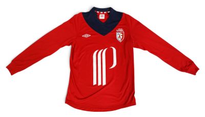 the shirt is red and white with a black collar
