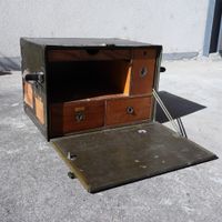USA. Secrétaire portatif dit "bureau de campagne", produit p…