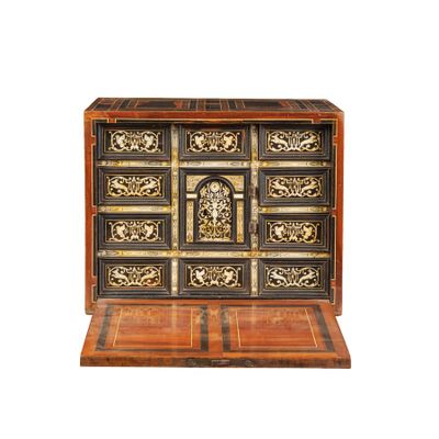 Cabinet DE Monnaie DE Table EN Bois Divers ET Ivoire, 18e-18…