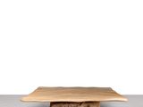 un gros plan sur un morceau de bois posé sur une table