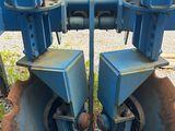 un gros plan sur un tracteur à deux roues