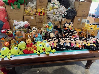 Lot de peluches grands modèles SCOOBY DOO, SPIDERMAN etc... … - Photo 1