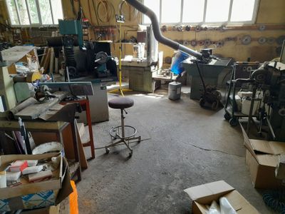 an image of a room with a lot of stuff in it
