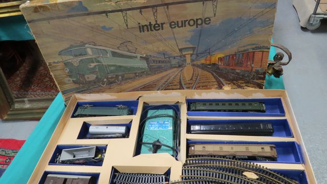 Train Inter Europe dans sa boite