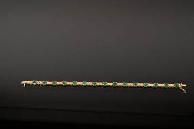 Bracelet rivière en or jaune 750/1000 serti d'émeraudes - Élégance intemporelle