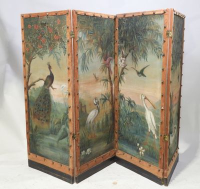 paravent à trois panneaux orné de peintures représentant des oiseaux et des fleurs