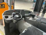 le siège du conducteur et le volant d'un bus