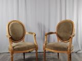 paire de fauteuils de style Louis XVI à la française, dans la veine de Louis XVI