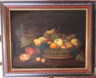 une peinture à l'huile représentant des fruits dans un panier posé sur une table