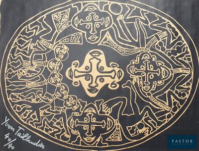 une image représentant une assiette noire et dorée sur laquelle figure un dessin