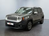 La Jeep Renegade est garée dans une grande pièce au sol noir.