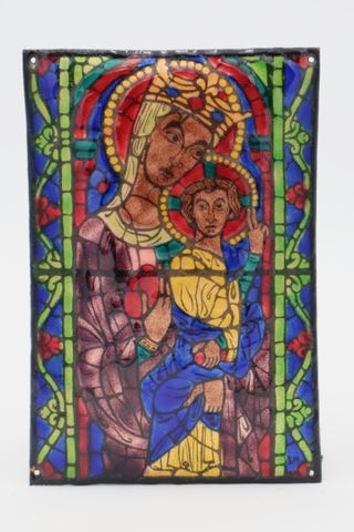 LIMOGES 20ème.  Plaque émaillée figurant un vitrail religieux. Mo...