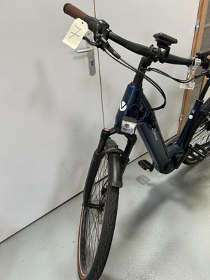 Vélo électrique VELO DE VILLE AEB 490 Pro - Photo 1