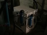 une machine qui se trouve à l'intérieur d'un garage