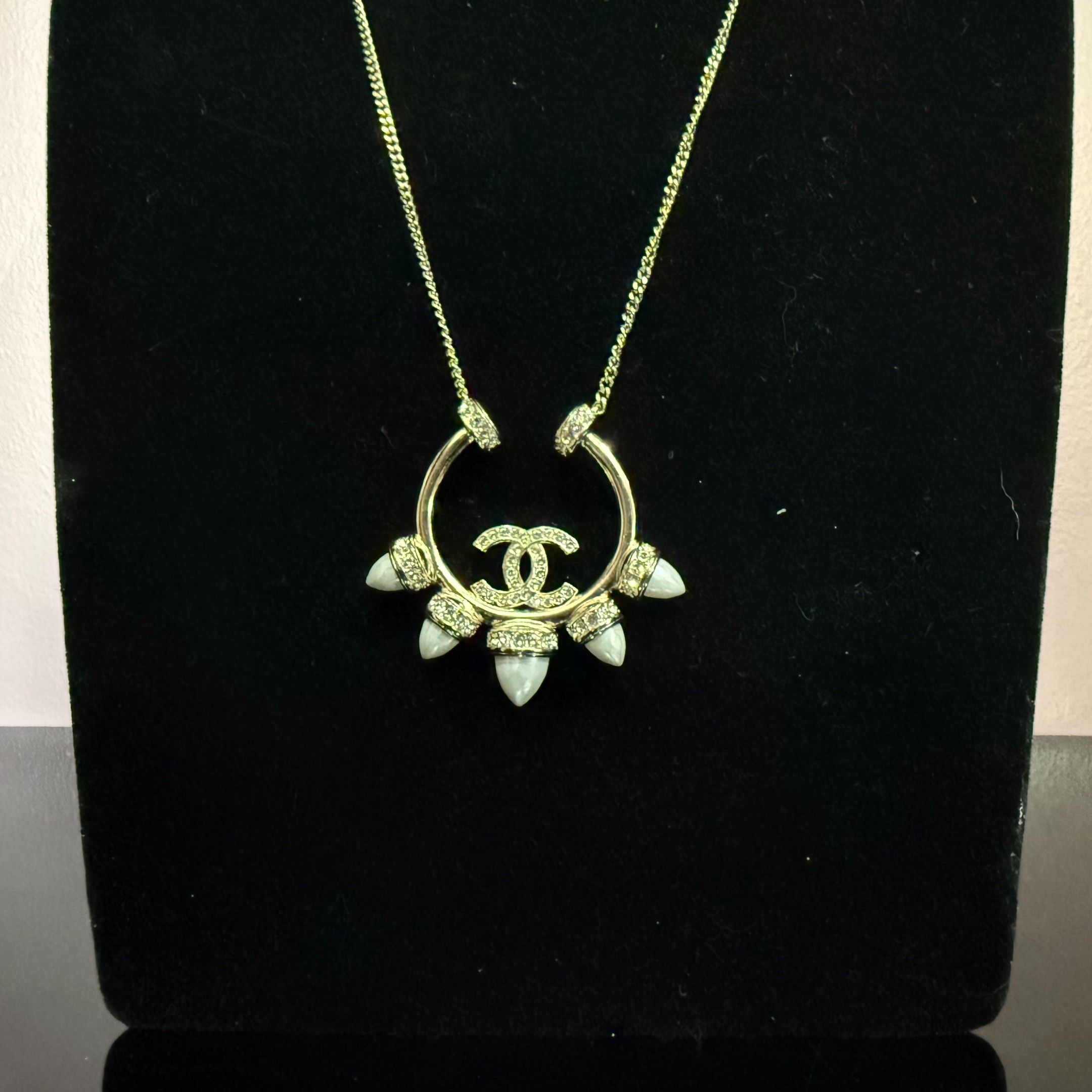 Bijoux & Pierres Précieuses