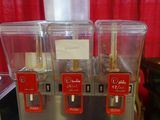 une machine posée sur une table