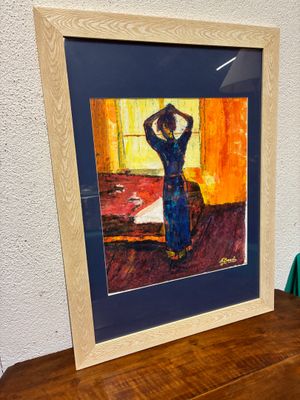 tableau représentant une femme en robe bleue debout devant une fenêtre