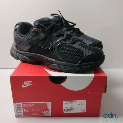 Nike Air Max neuves, noir / noir / noir, pointure 11,5