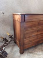 COMMODE en noyer à quatre tiroirs. (photo 3)