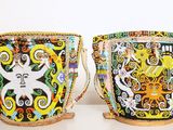 deux paniers ornés de motifs différents