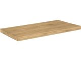 gros plan d'une planche à découper en bois sur fond blanc