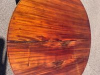 MOBILIER DE SALON comprenant une table ronde en bois, platea… (photo 4)