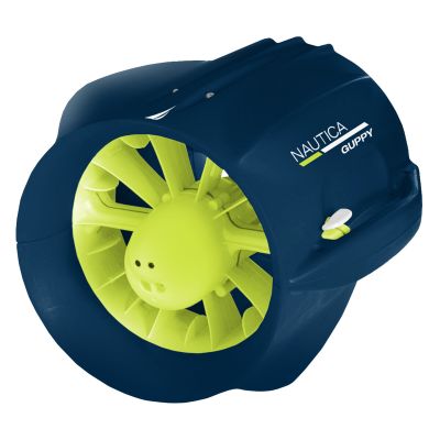 un gros plan d'un ventilateur sur fond blanc