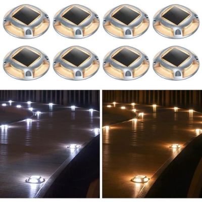 six images différentes d'une table sur laquelle sont disposées de nombreuses lumières