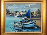 une peinture de bateaux dans un port avec des bâtiments à l'arrière-plan