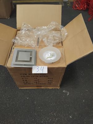 une boîte contenant des objets