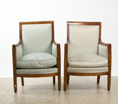 paire de fauteuils de salon danois du milieu du siècle, avec coussins rembourrés