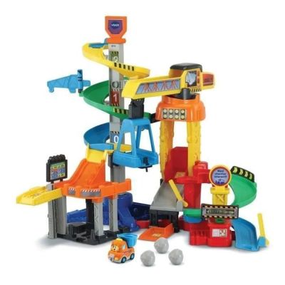 thomas the tank engine playset with cars and a ramp