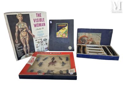 de nombreux livres exposés dans une vitrine
