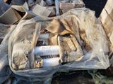 un tas d'ordures qui traîne par terre