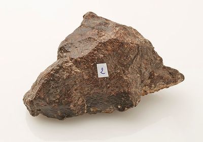 Une importante météorite chondrite.