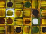 une photo d'une photo d'un mur composé de carrés
