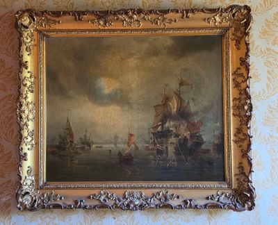 peinture sur le mur d'une pièce où est représentée une scène de bateaux sur l'eau