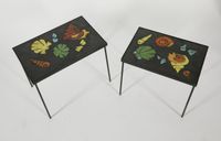 217 Une table gigogne à deux éléments, piètement en fer et p… (photo 3)