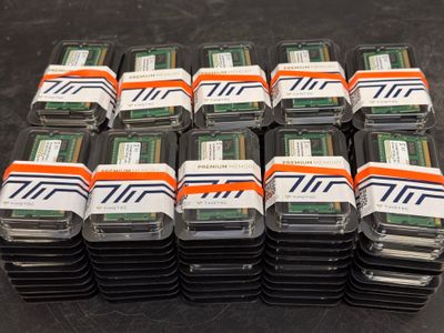 de nombreux modules de mémoire vive empilés les uns sur les autres