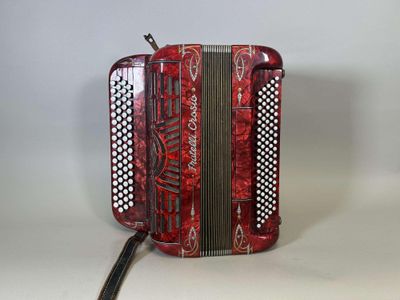 Fratelli Crosio. Accordéon chromatique laqué marbré rouge, t… - Photo 1