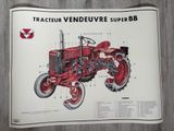 une photo d'une brochure présentant un tracteur exposé