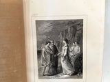 la photo d'un livre sur lequel figure la photo d'une femme
