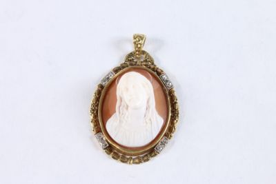 Broche camée sur coquillage à décor du profil de la Vierge M… - Photo 1
