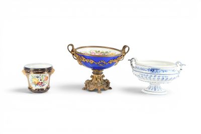 Trois types de vases différents sont présentés sur un fond blanc