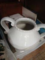VENTE VOL : 4 cartons de bibelots, lampes, vaisselle, pendul… (photo 3)