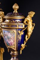Garniture de cheminée en bronze richement ciselé et doré et … (photo 3)
